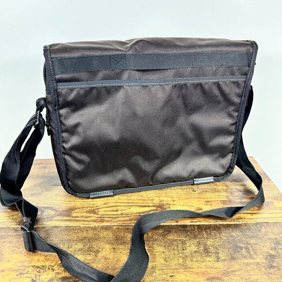 Targus 14" Laptop Messenger Bag Shoulder Strap Padded Brown Nylon 14x10x3 - Picture 2 of 12